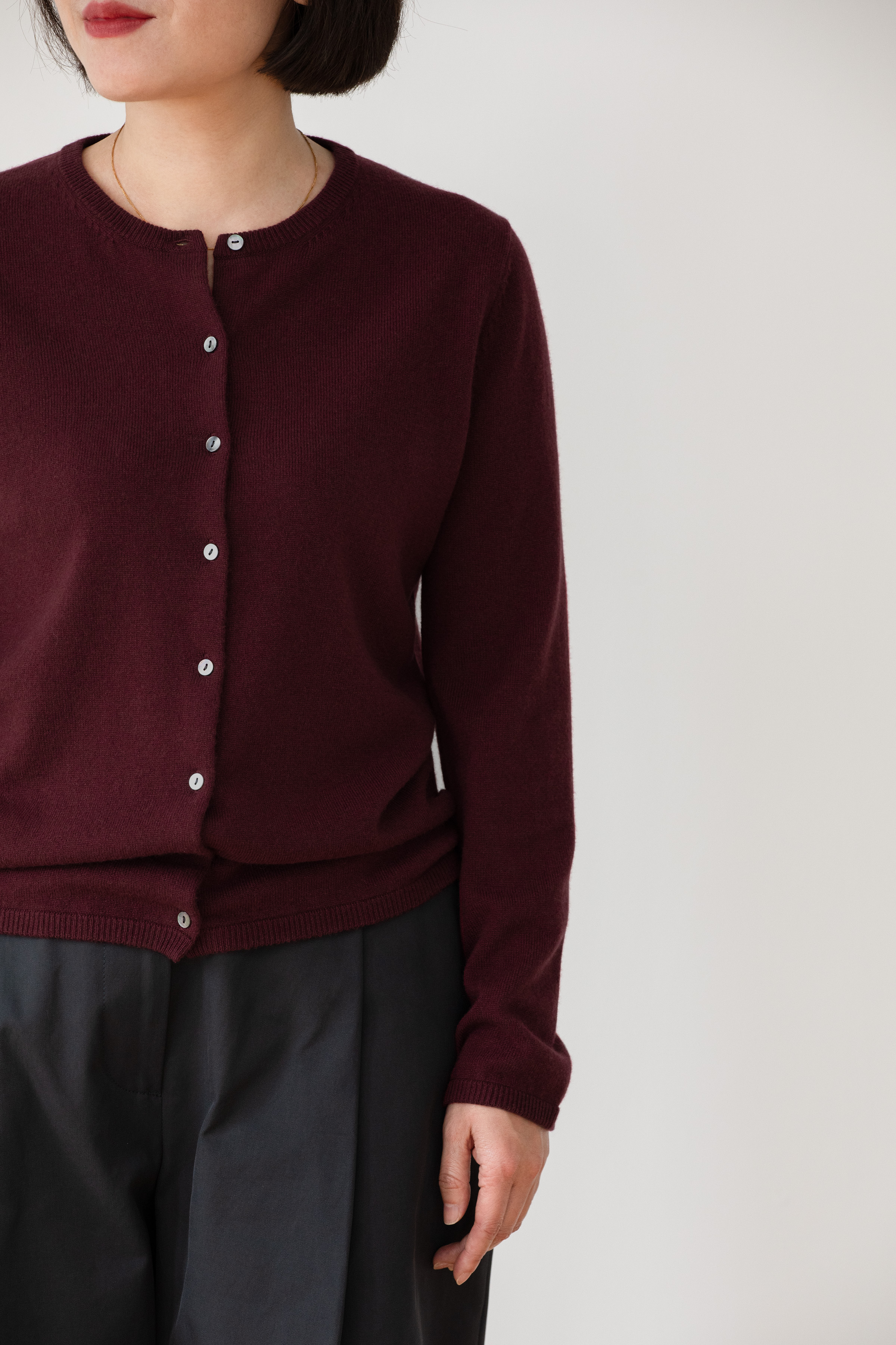 小金象 BABY CASHMERE 100% - 12针女圆领羊绒开衫古典美Cardigan