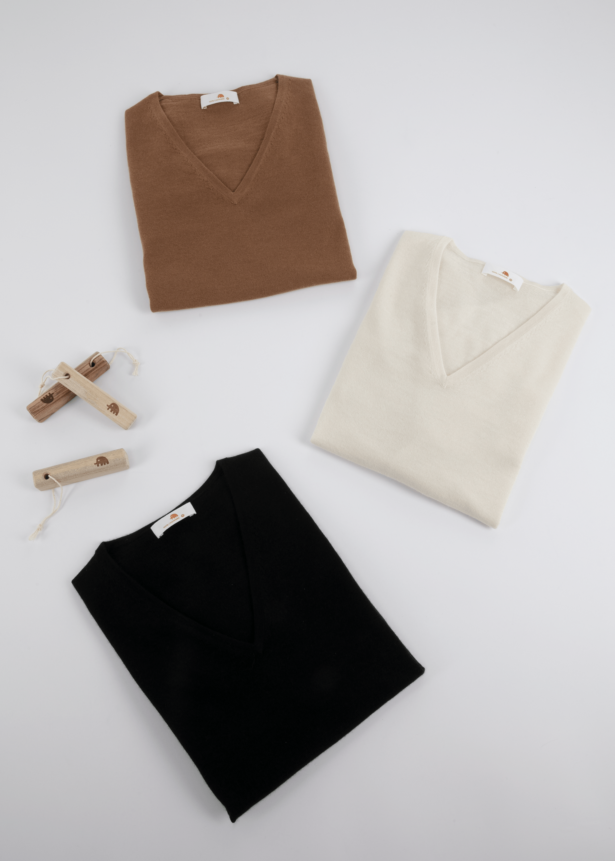 小金象 - 山羊绒100% - 女16针精纺Cashmere V领五分袖 薄 康赛妮