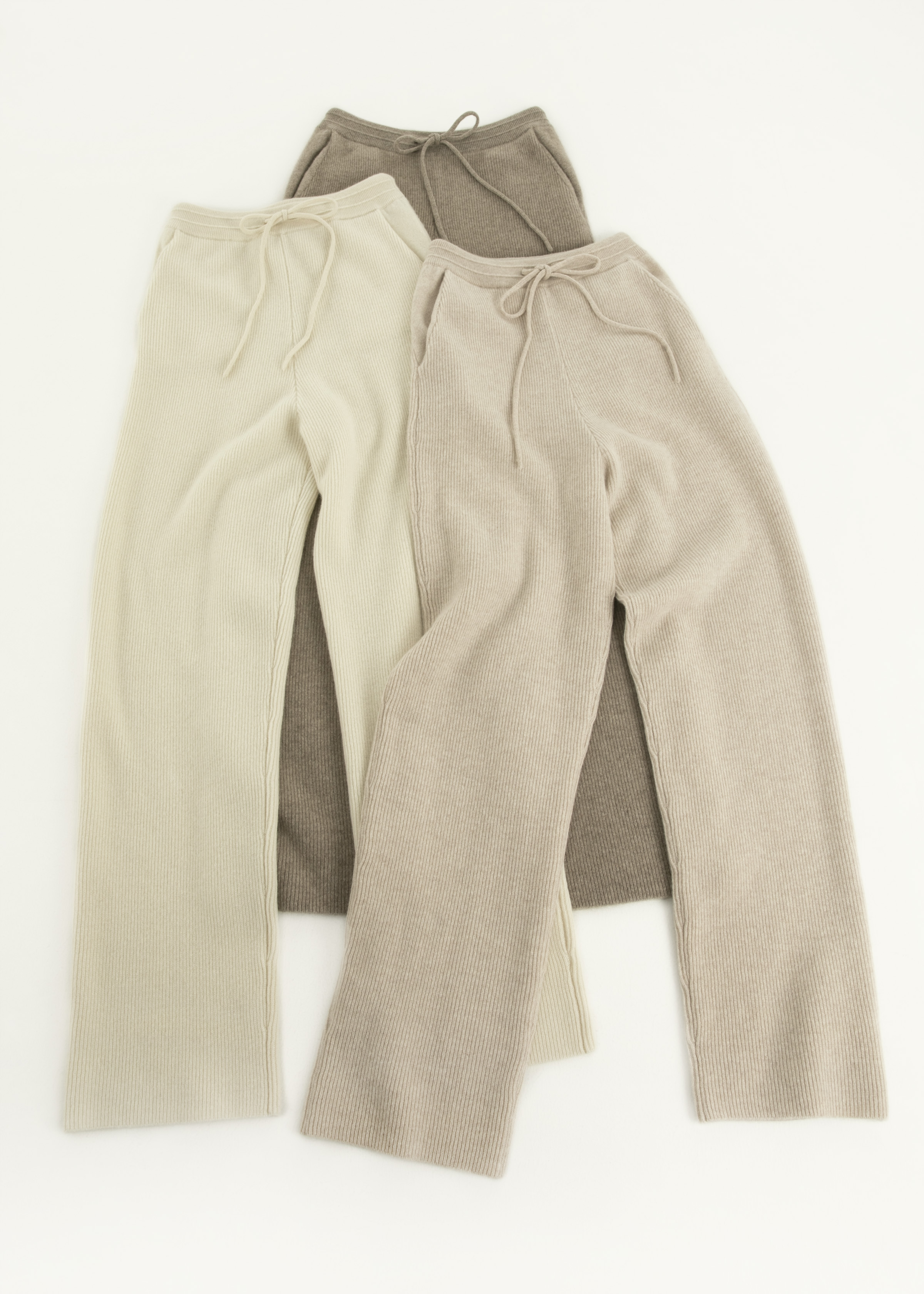 小金象 CASHMERE 100% 柔和舒适 女中厚针织羊绒直筒长裤 康赛妮