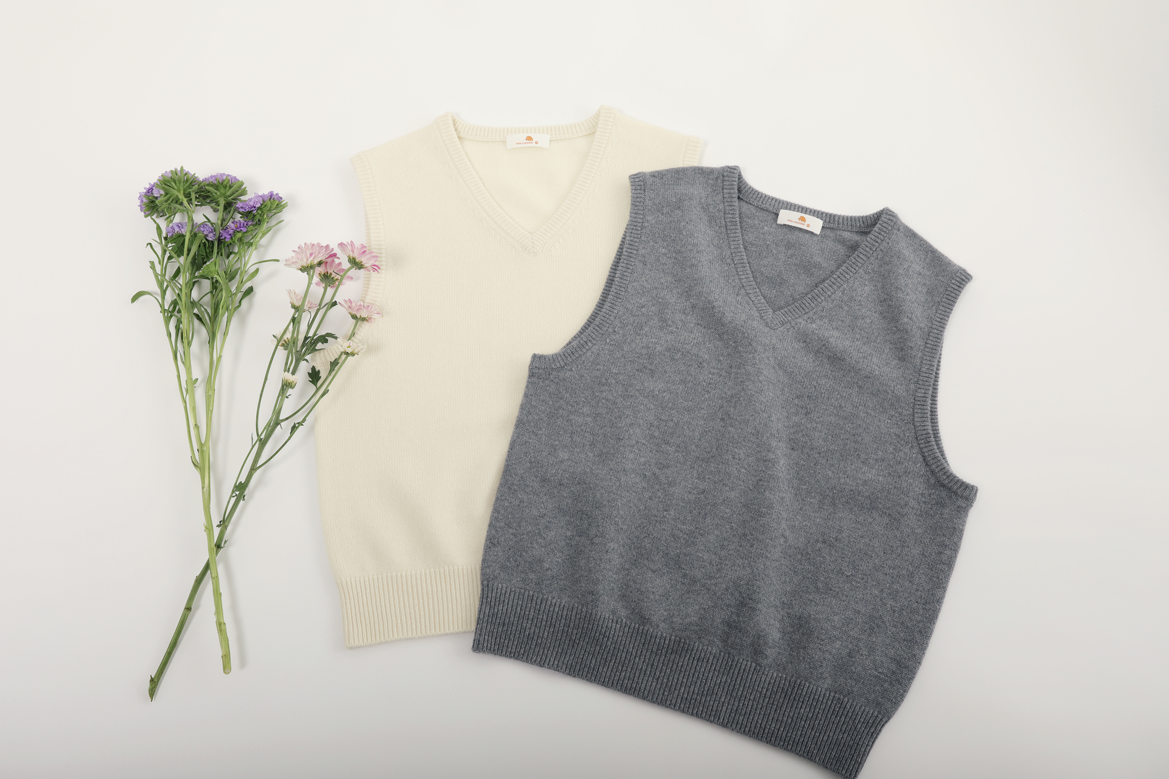 小金象 山羊绒100% - 拙朴温和 女7针中厚V领针织背心马甲 康赛妮