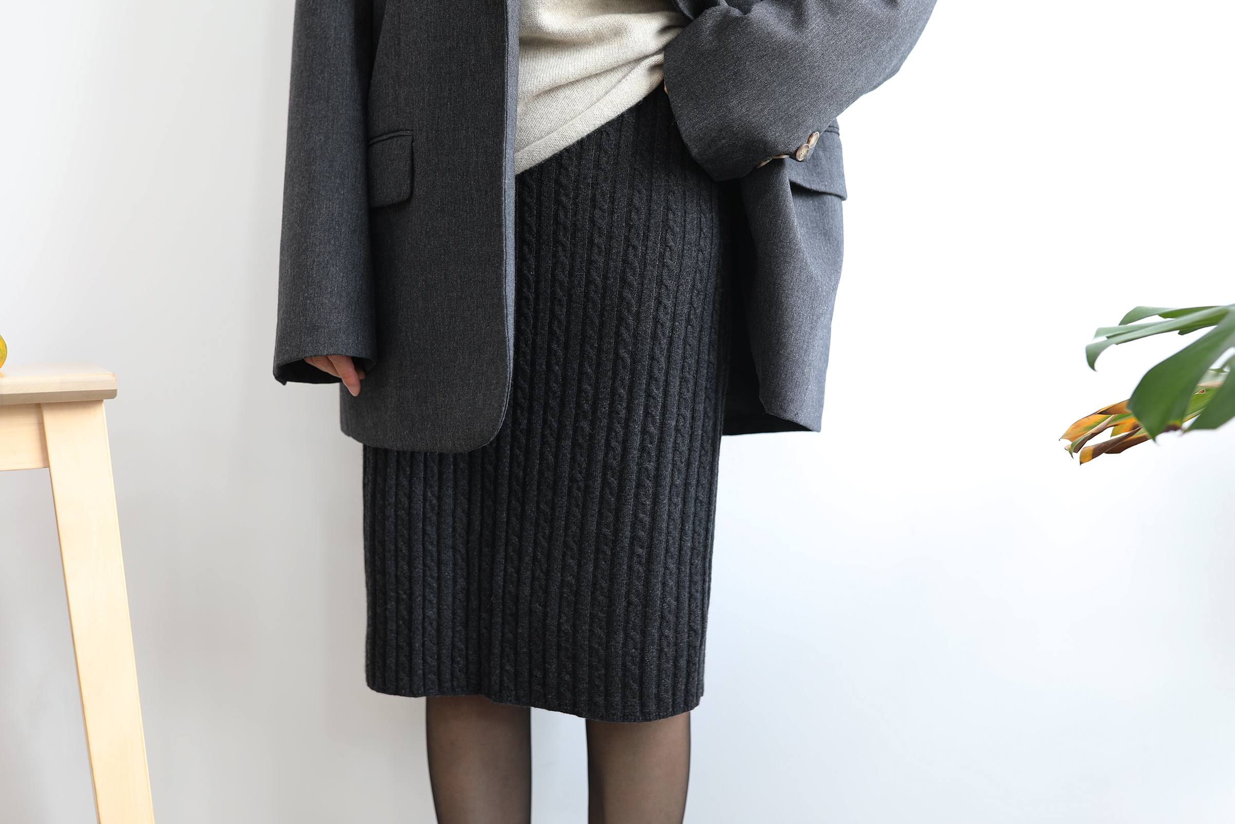 小金象 山羊绒100% -女36支中厚针织麻花及膝半裙铅笔中裙 康赛妮