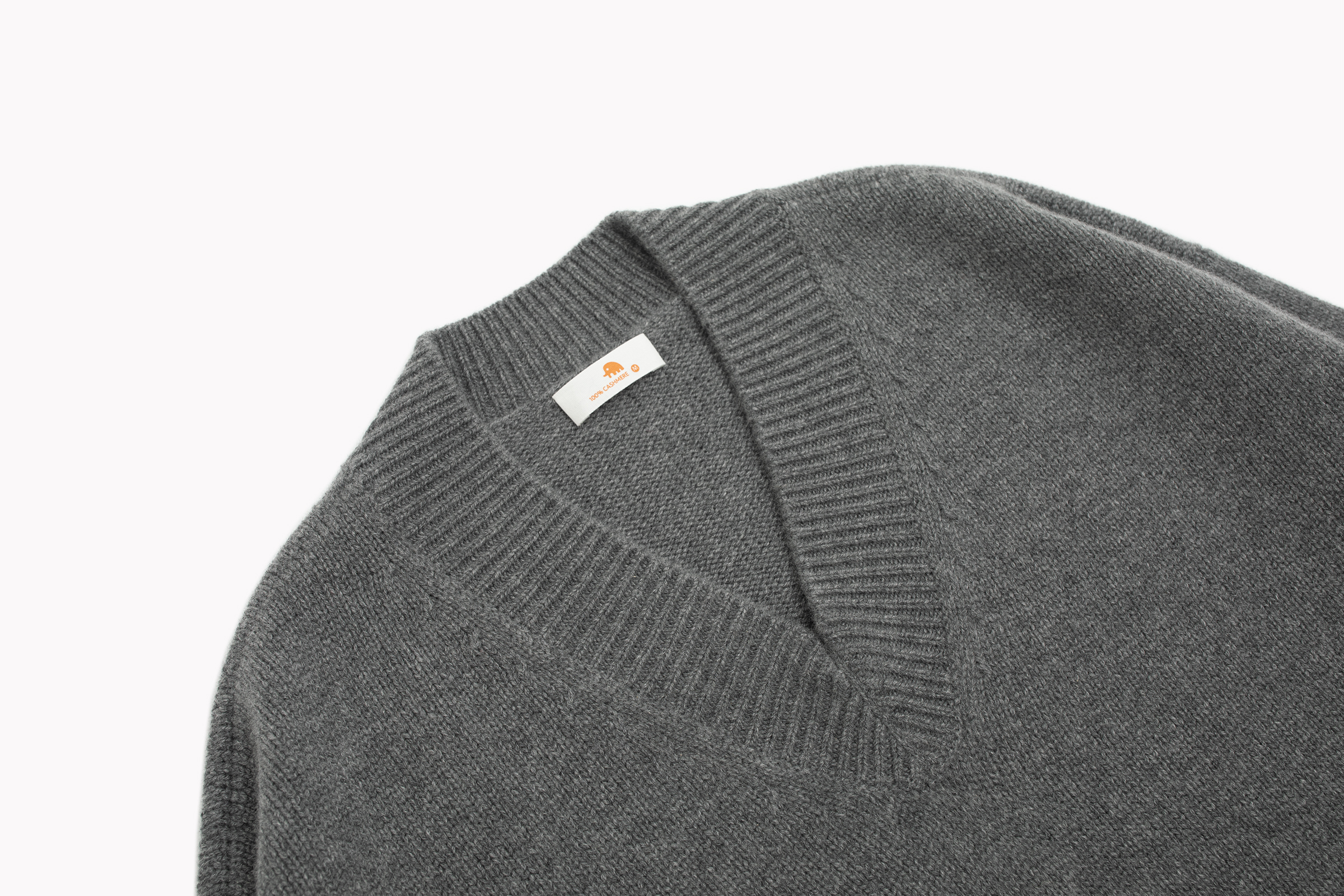 小金象 - 山羊绒100% -女5针4根纱加厚宽松型V领落肩套头衫康赛妮