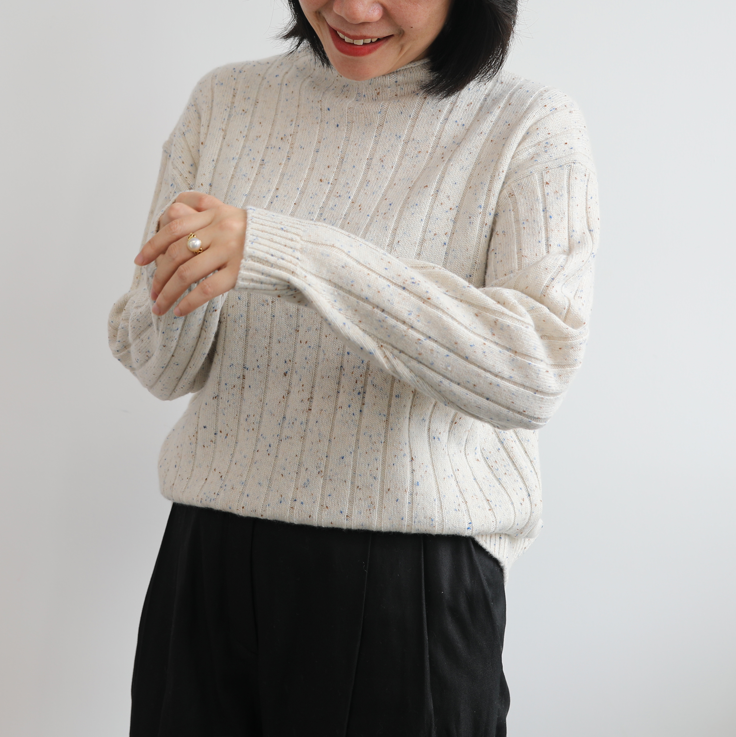 小金象 山羊绒100%女7针中厚点子纱自然卷边半高领落肩宽松套头衫