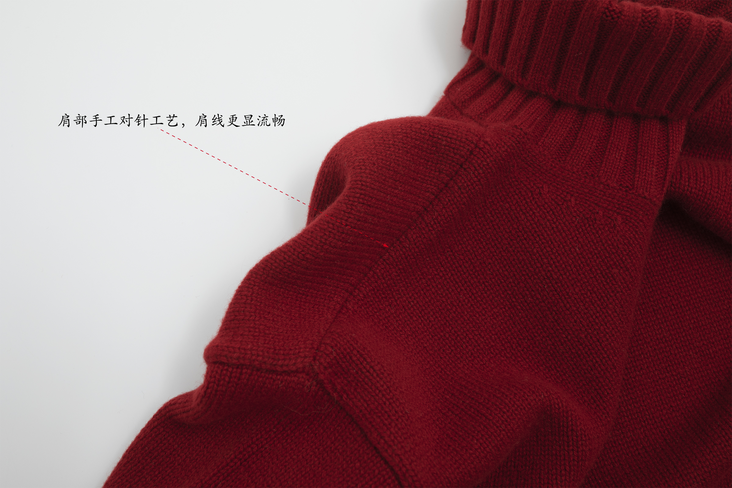 小金象  山羊绒100% -女5针4根纱加厚经典两翻高领落肩宽松套头衫