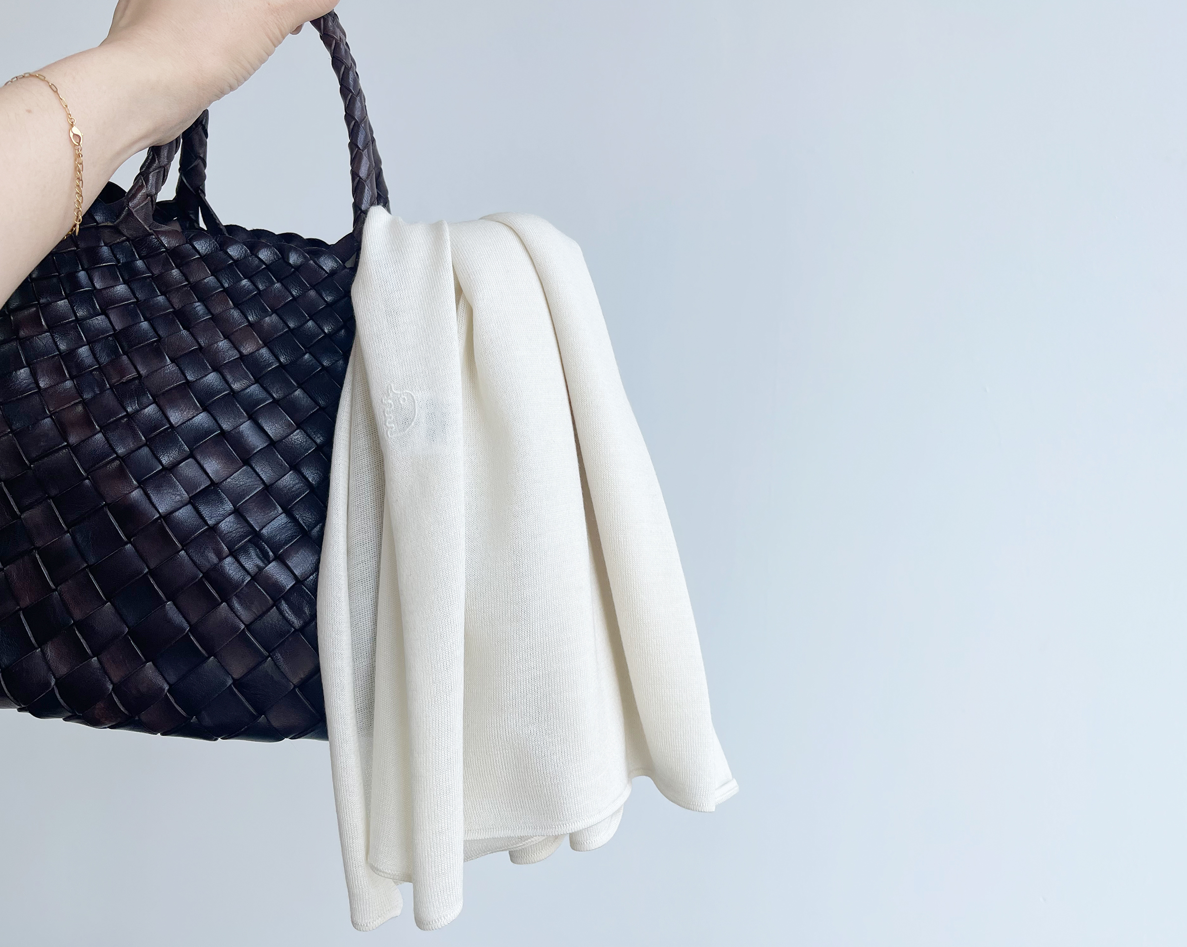 小金象 山羊绒70%真丝30% - 披肩一裹/烦恼也是香甜的啊 轻薄保暖