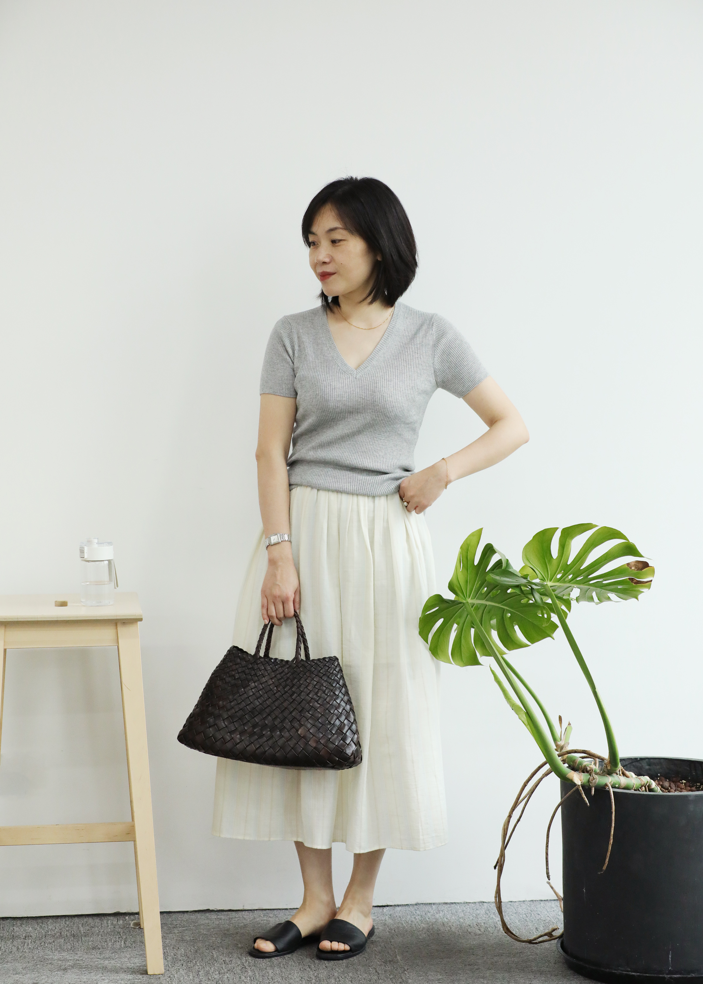 小金象 真丝85%山羊绒15% -春夏基础通勤针织罗纹V领修身收腰短袖