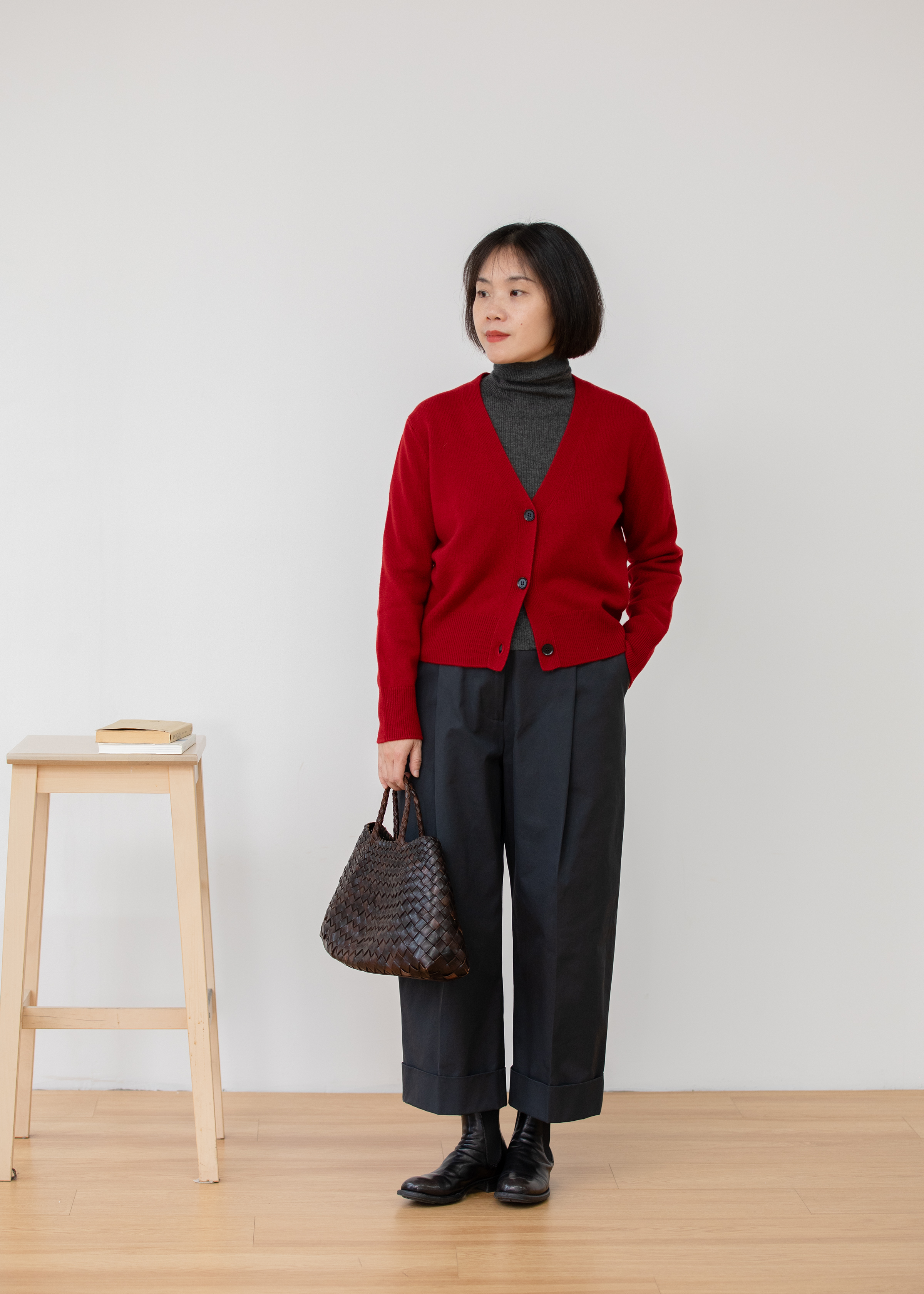 小金象 山羊绒100%  基础通勤 女9针中厚加密短款V领长袖外套开衫