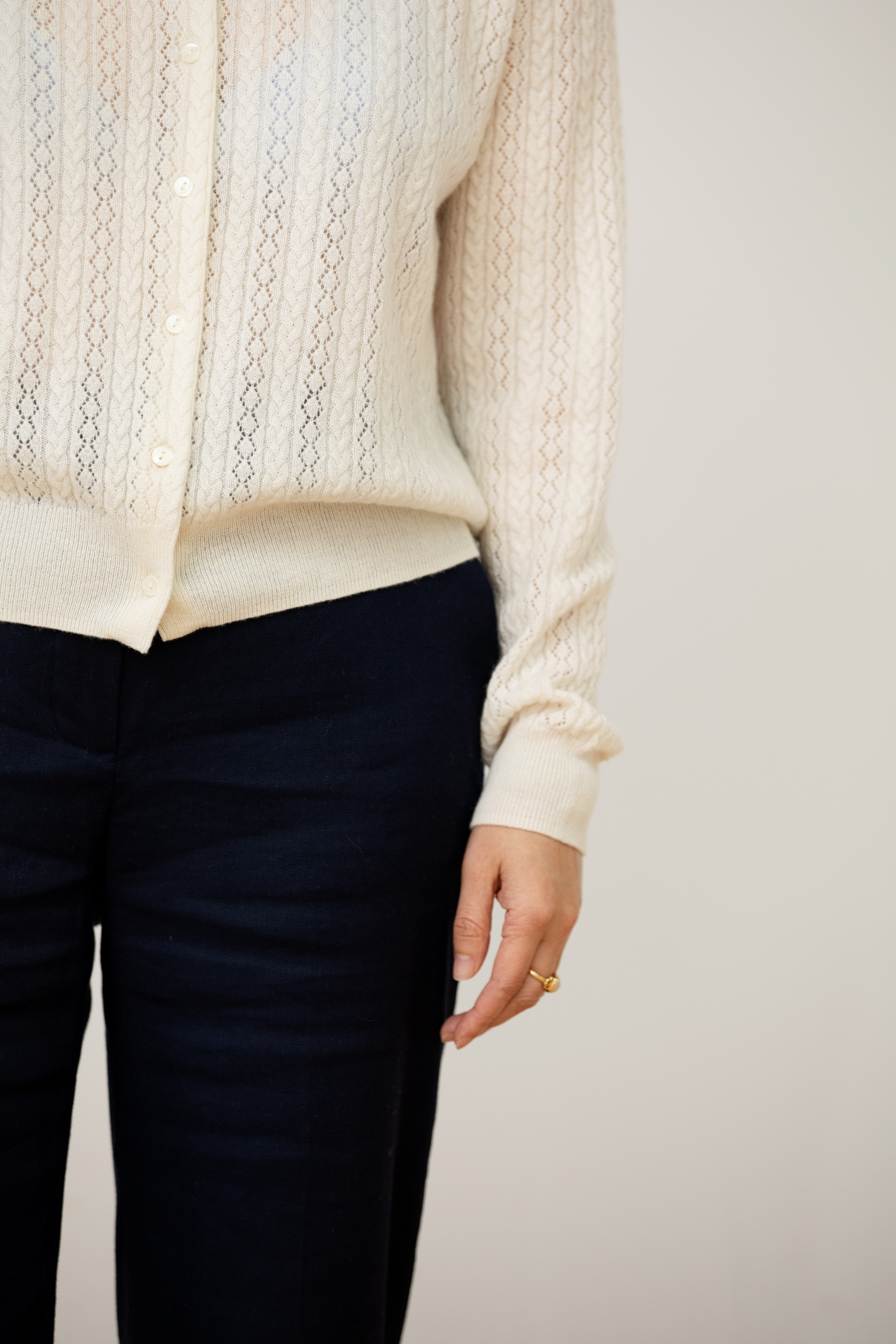 小金象 CASHMERE 100% 女2/36支复古镂空麻花翻领宽松长袖开衫