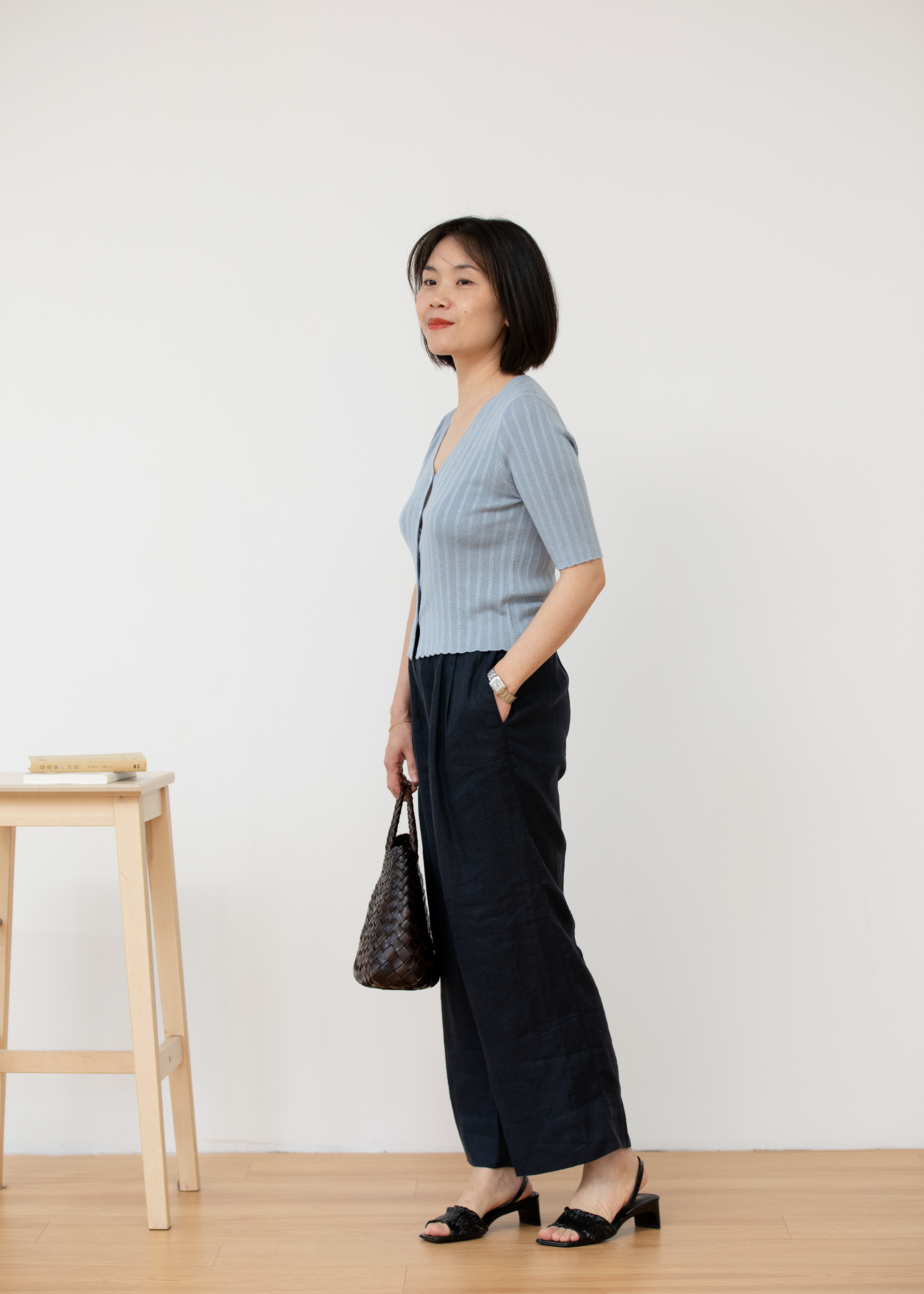 小金象 真丝85% 山羊绒15% 春夏轻薄镂空花型V领短袖修身短款开衫