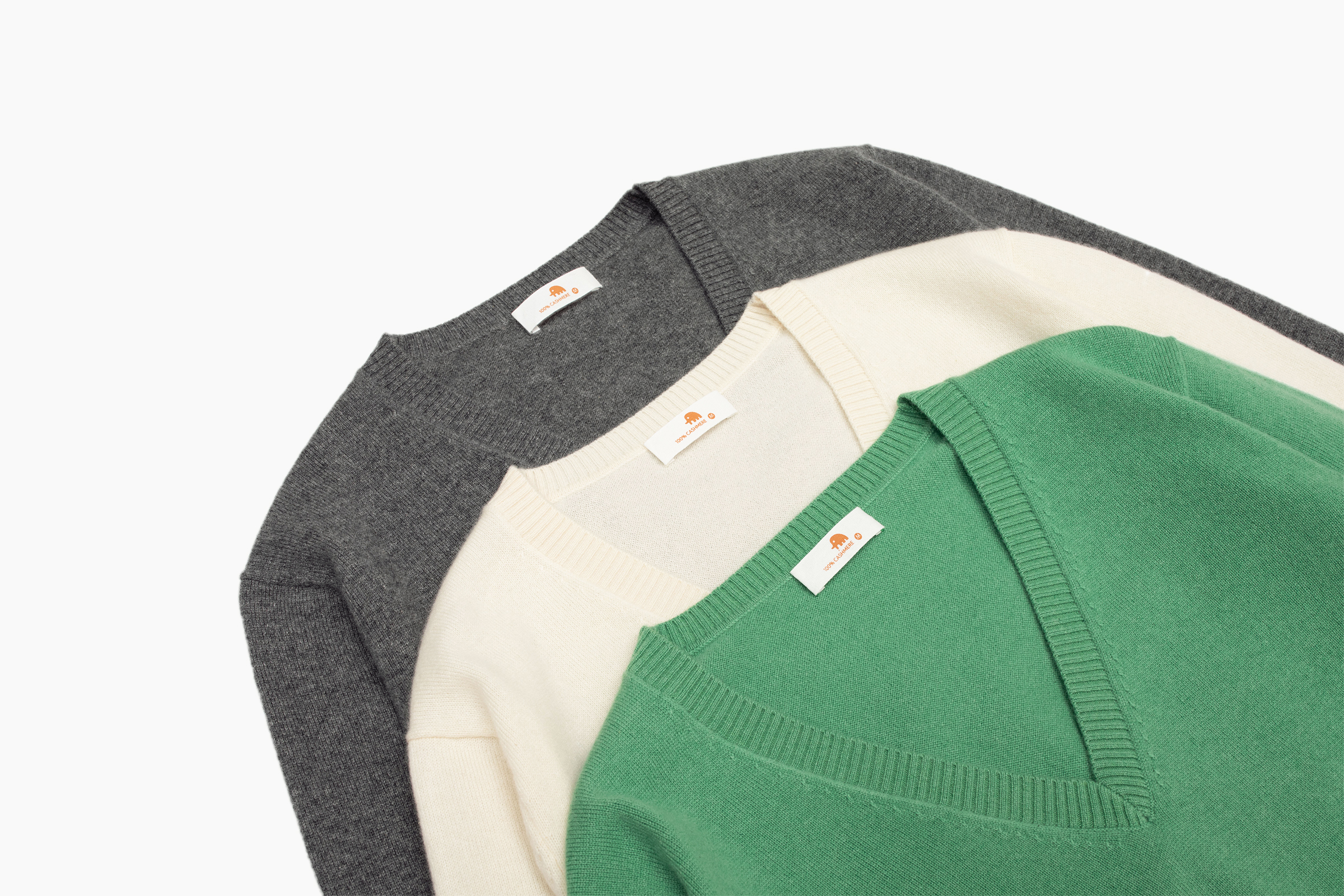 小金象 山羊绒100% 舒适自然 女12针秋冬薄款基础V领长袖套头衫