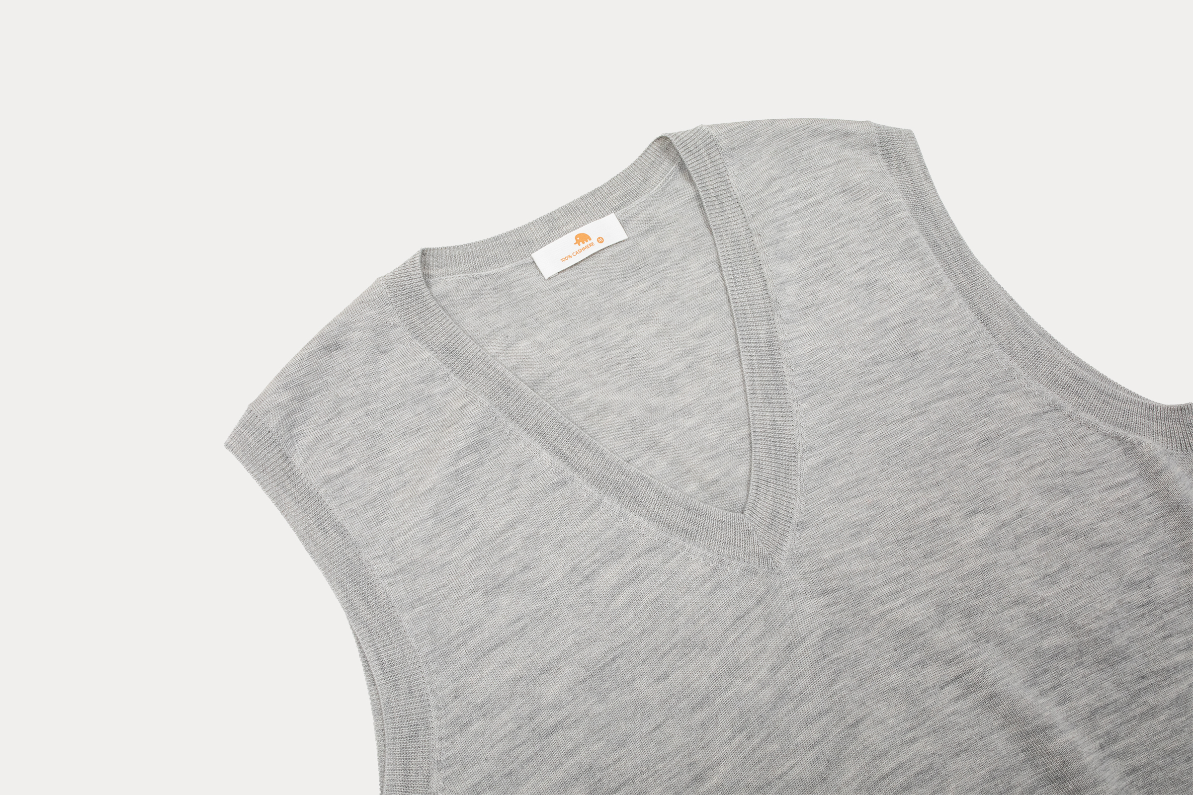 小金象 山羊绒100% 简单纯粹女春秋精纺2/60支2根纱V领套头背心