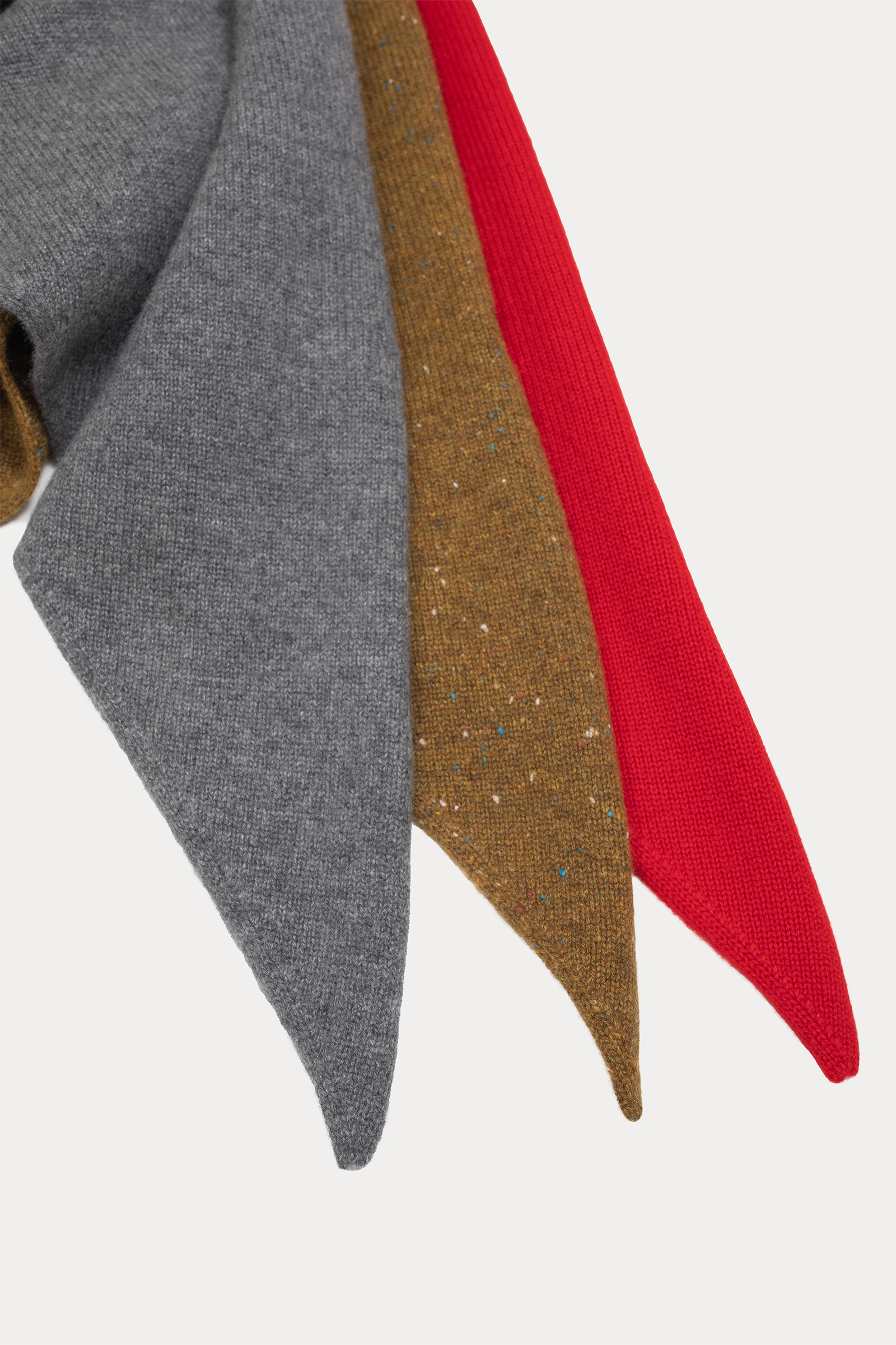 小金象 山羊绒100% 随性复古秋冬5针3根纱厚实保暖大三角围巾披肩