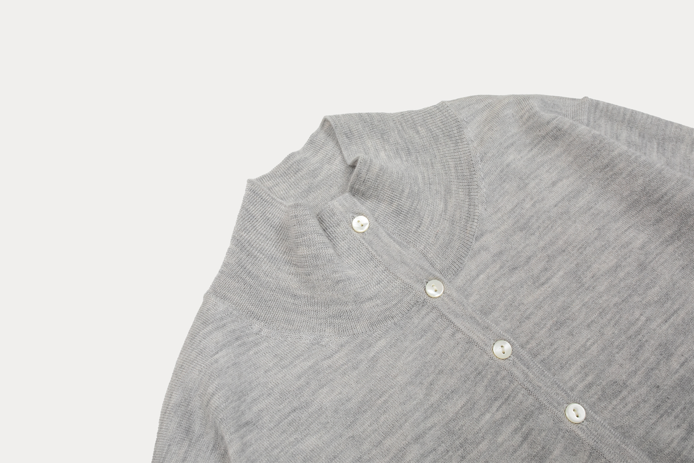 小金象山羊绒100%精纺3/68支女轻薄通勤半高领半开门襟长袖套头衫