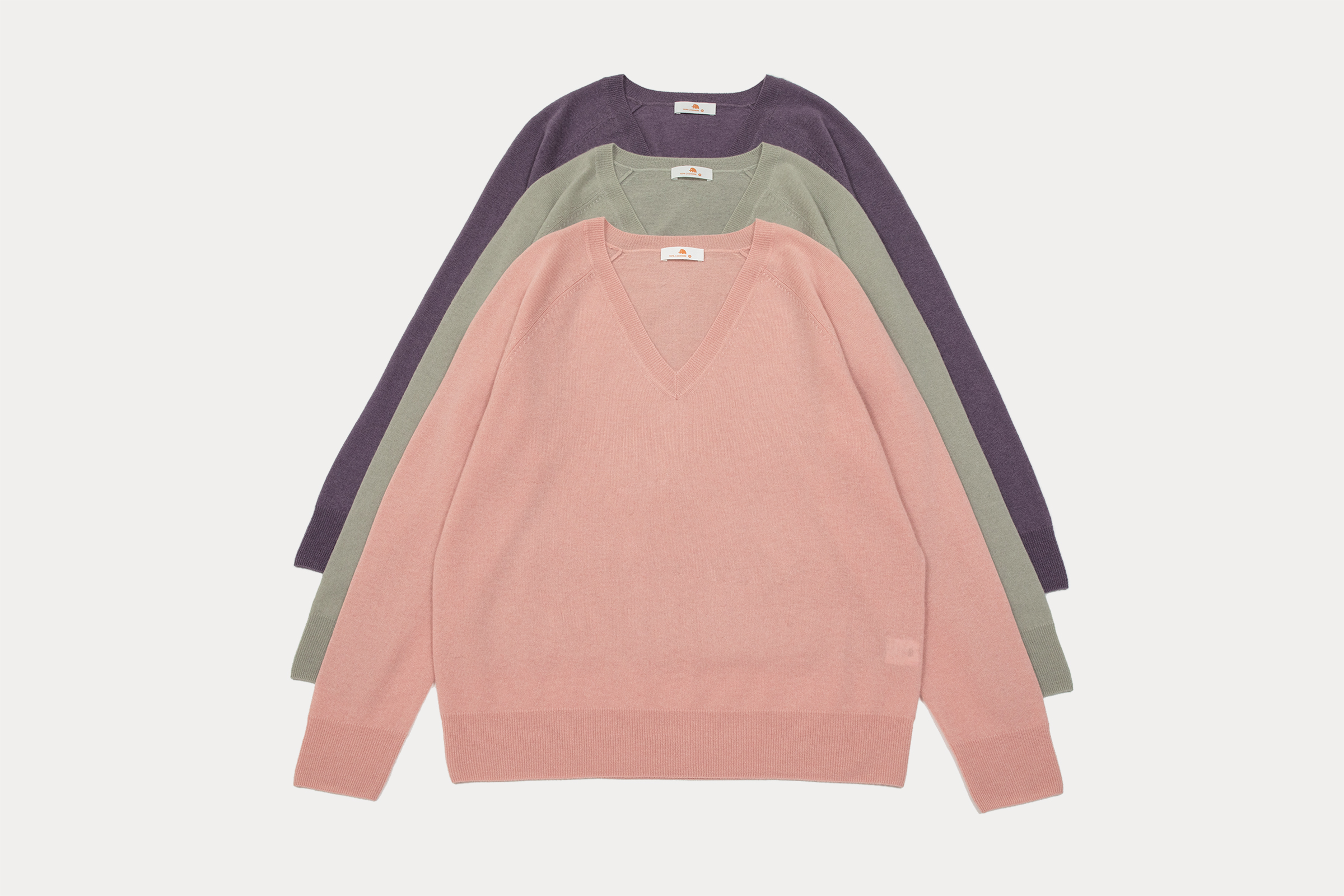 小金象 CASHMERE 100% 水溶空气感羊绒女薄款V领宽松插肩袖套头衫