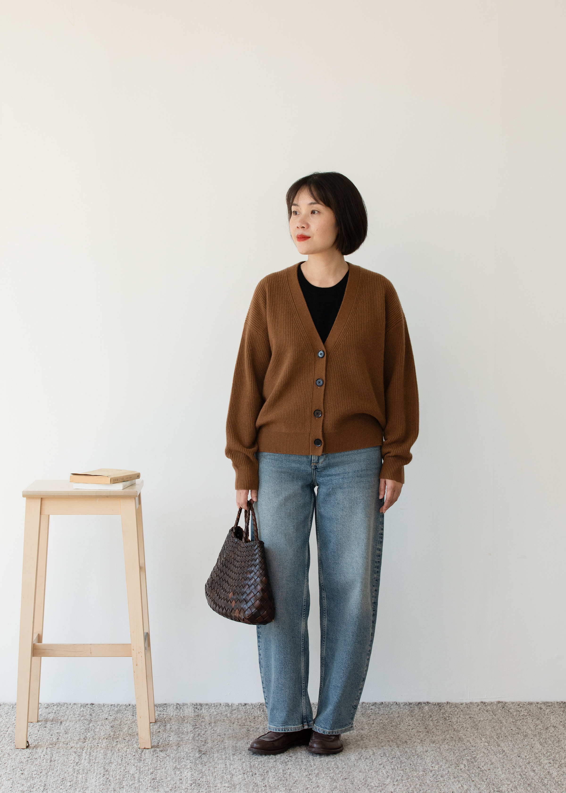 小金象 山羊绒100% 优游自在女9针单元宝V领落肩宽松长袖纽扣开衫