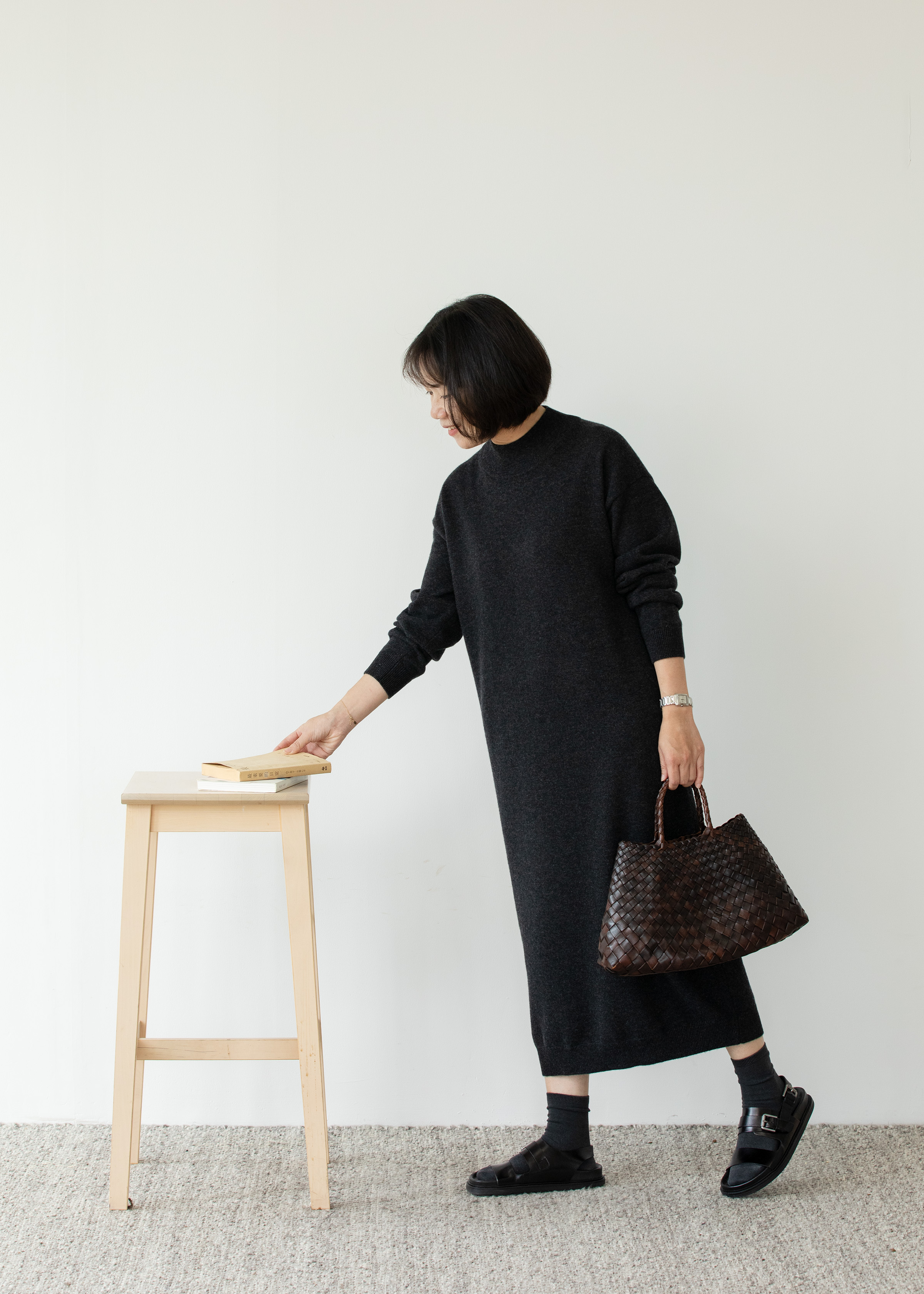 小金象 山羊绒100% 女2/36支中厚半高领落肩长袖宽松针织连衣长裙