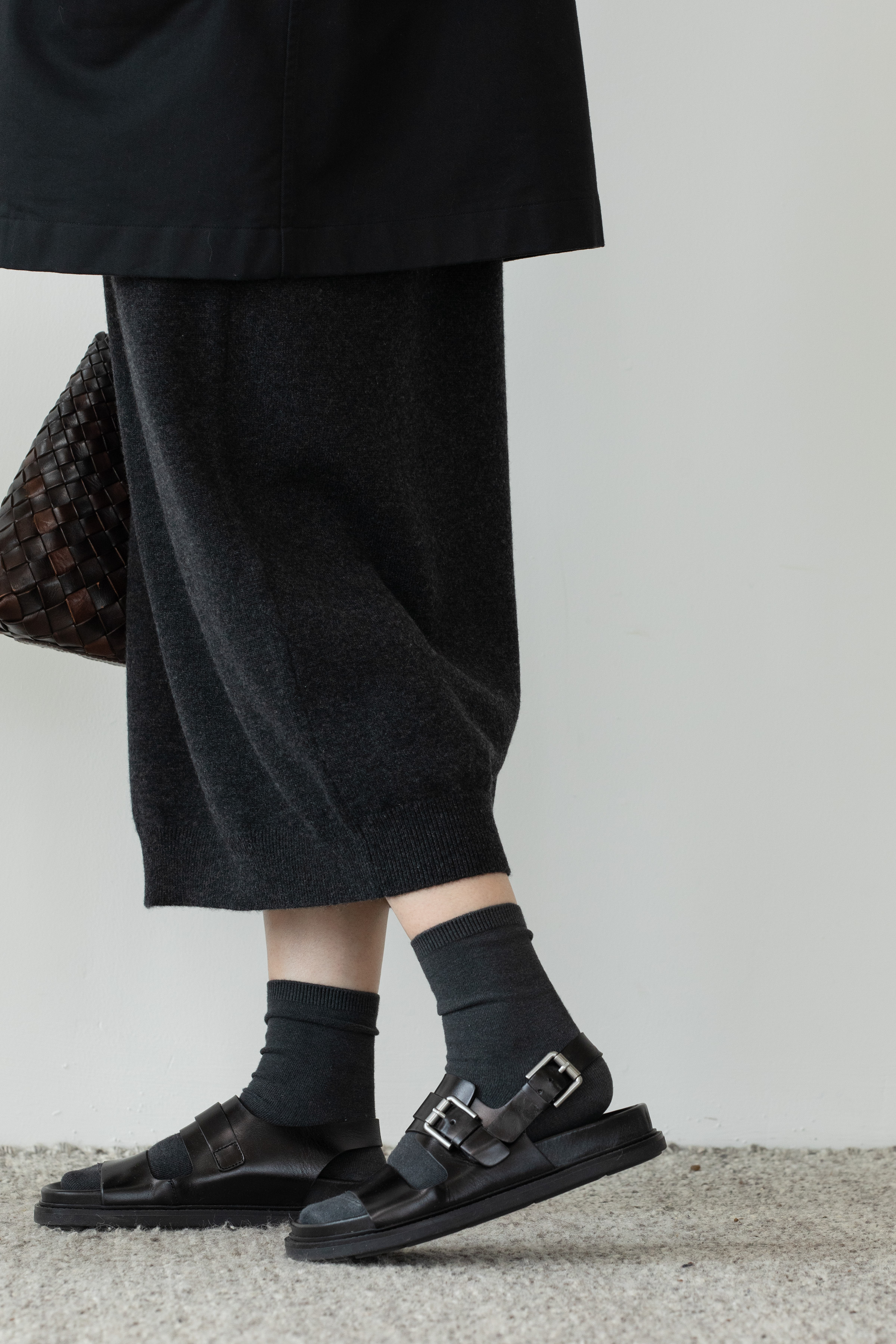 小金象 山羊绒100% 女2/36支中厚半高领落肩长袖宽松针织连衣长裙