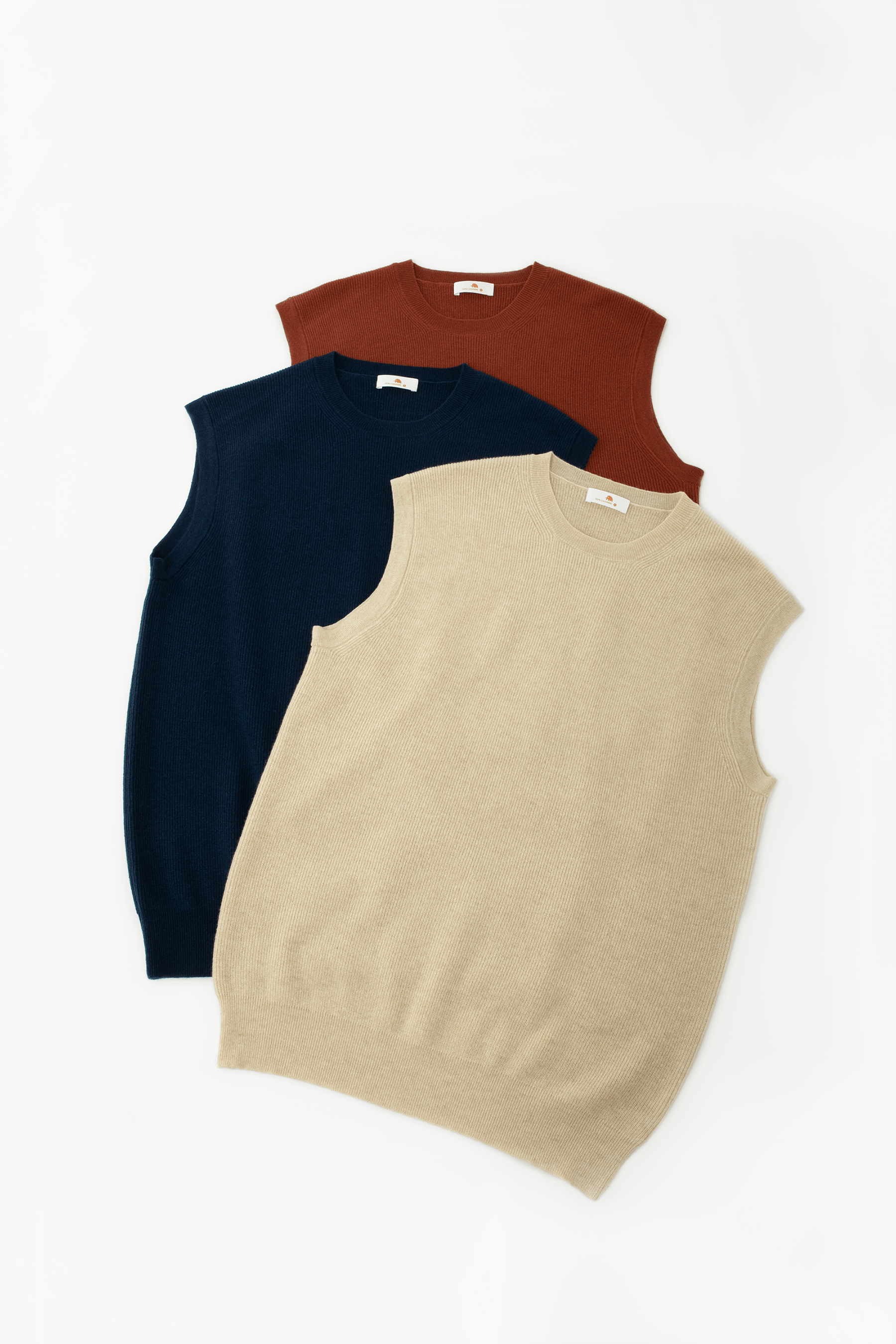 小金象 CASHMERE 100% - 男14针36支中厚无袖圆领针织背心 康赛妮