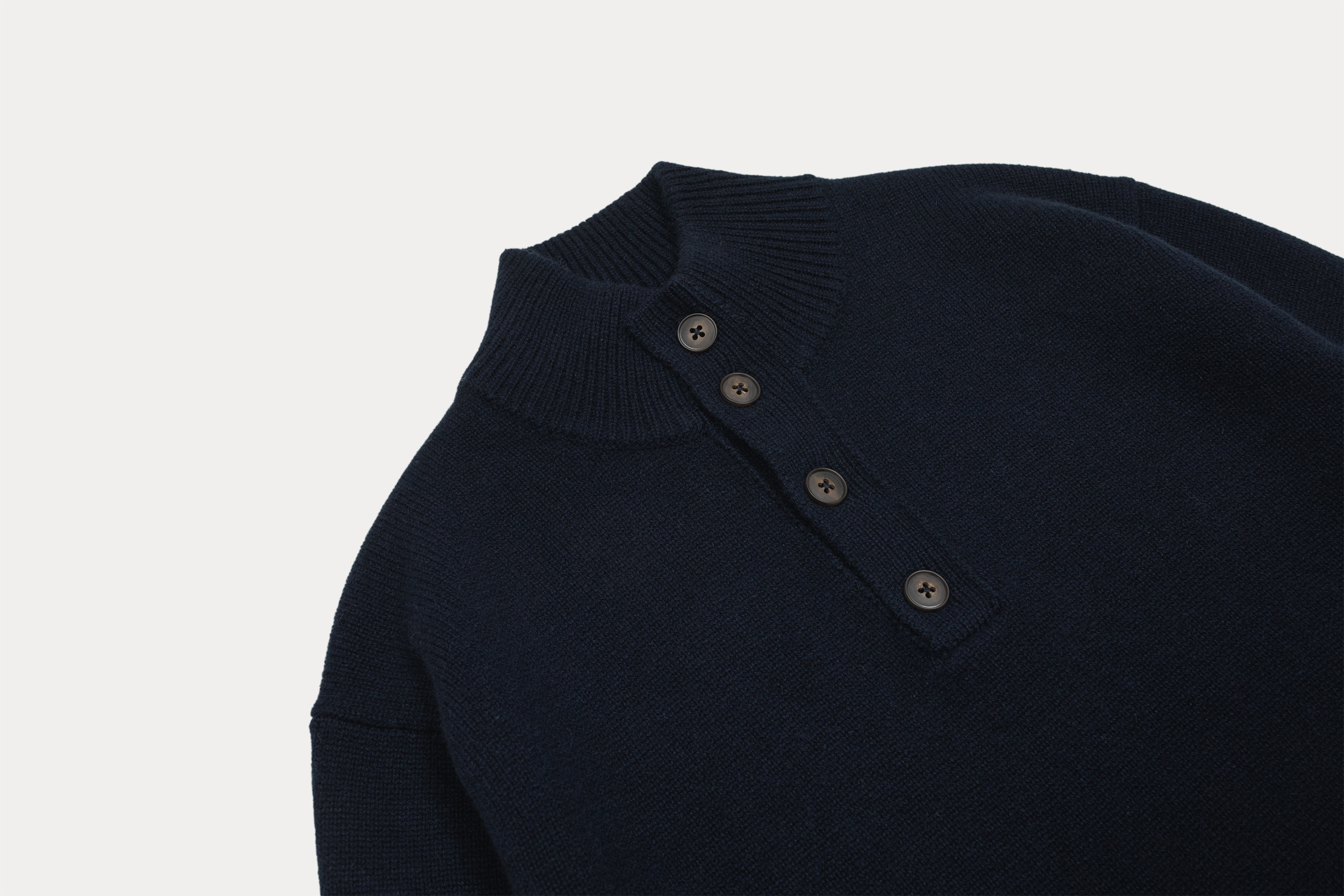 男7针3根半高领纽扣半开套头衫